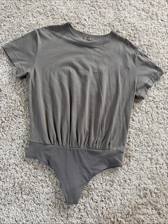 nuuds Tops - Nuuds Tshirt Bodysuit size small
